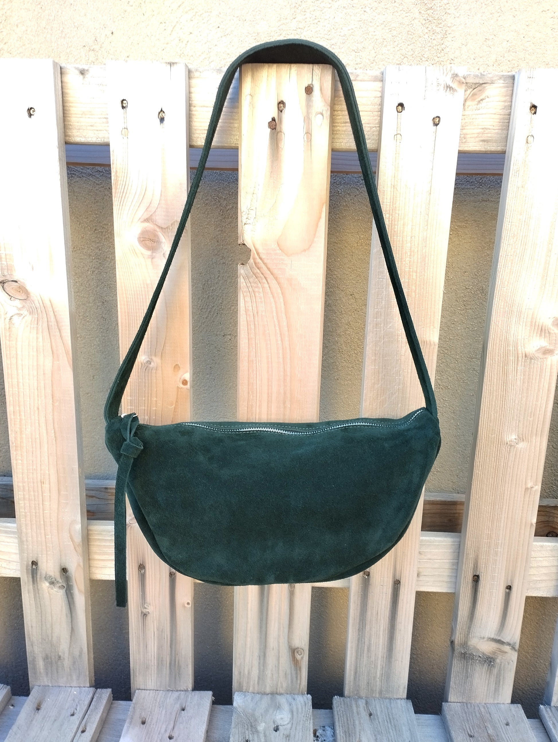 BOLSO DE PIEL ANTE COLOR VERDE OSCURO