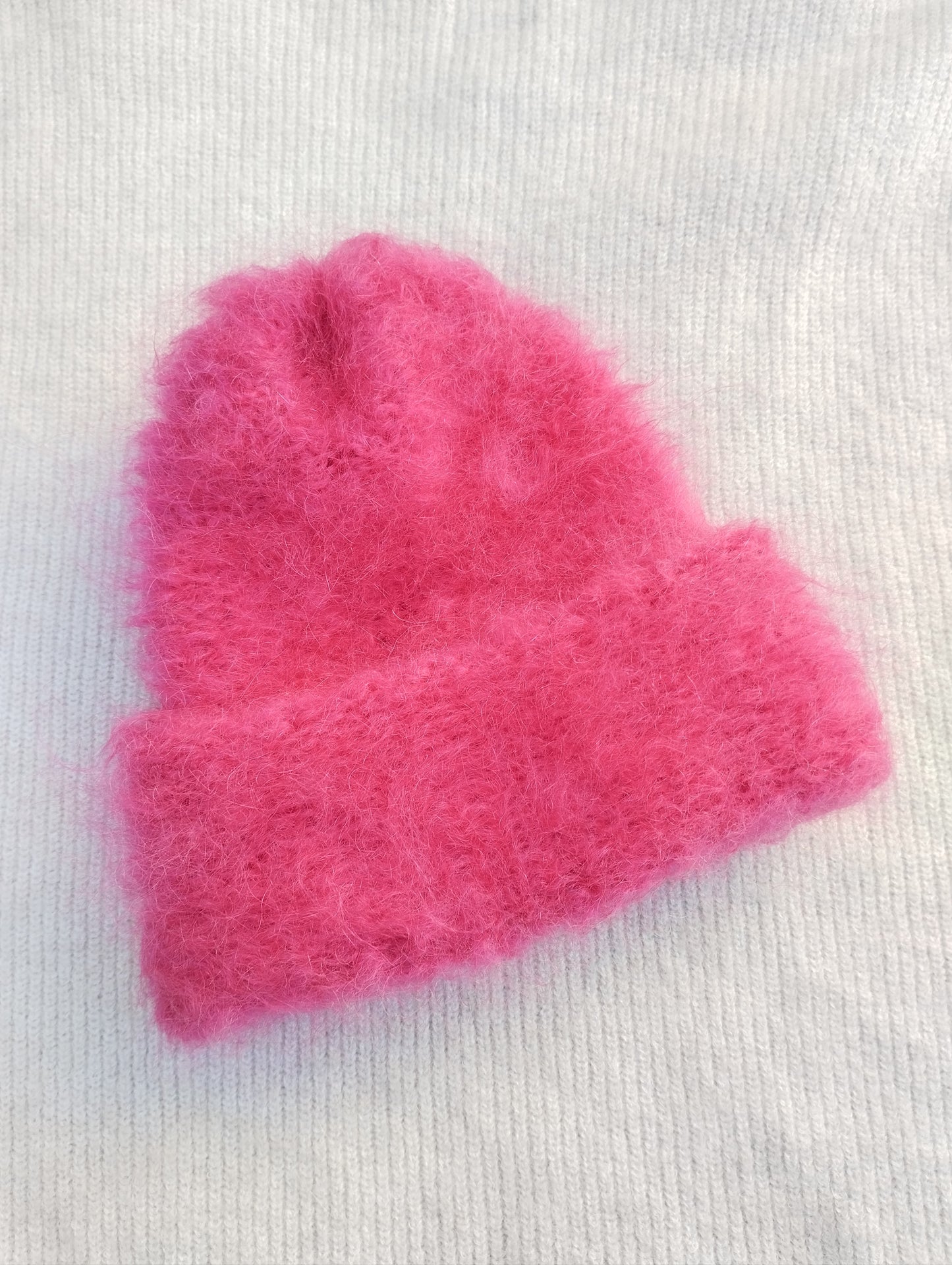 GORRO INVERNAL MOHAIR Y LANA COLOR FUCSIA