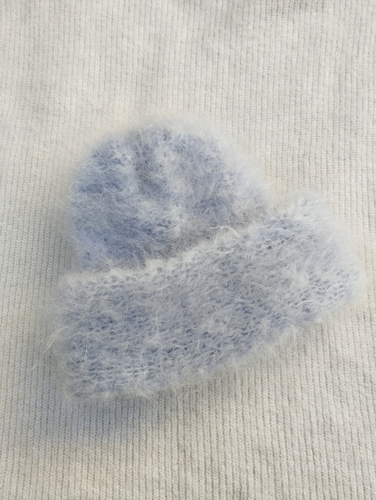 GORRO INVERNAL MOHAIR Y LANA COLOR GRIS CLARO