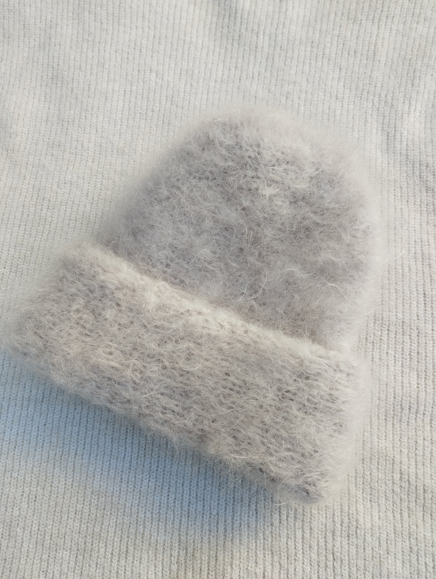 gorro invernal mohair y lana color rosa claro