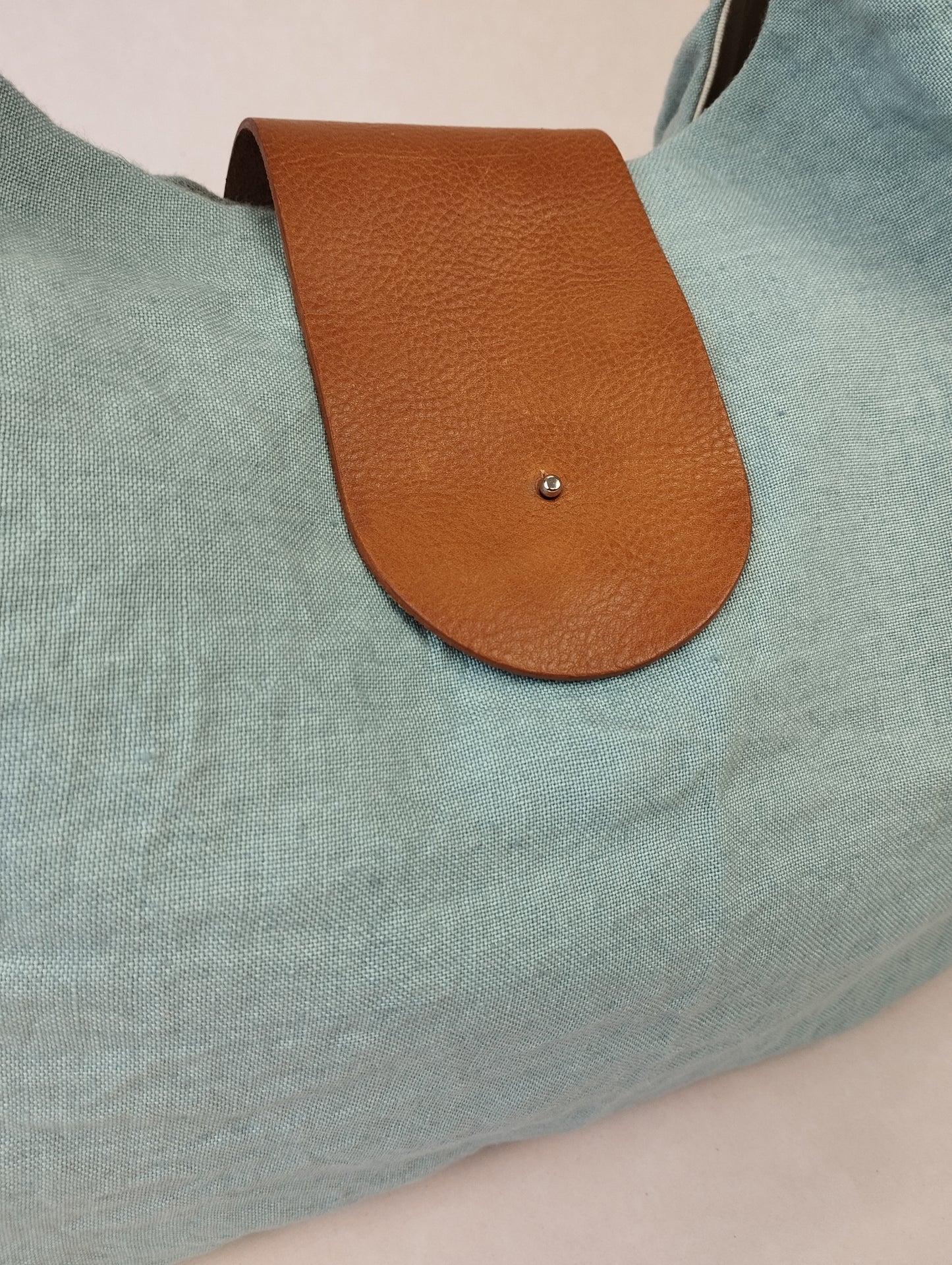 BOLSO SICILIA AZUL ASAS COLOR CAMEL