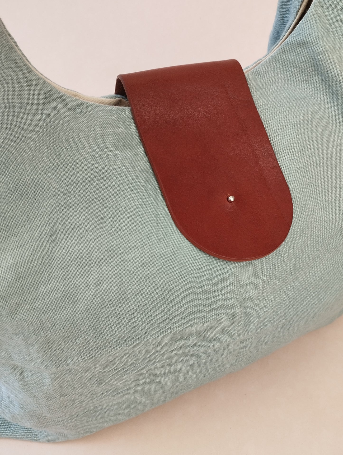 BOLSO SICILIA AZUL ASAS COLOR HIERRO