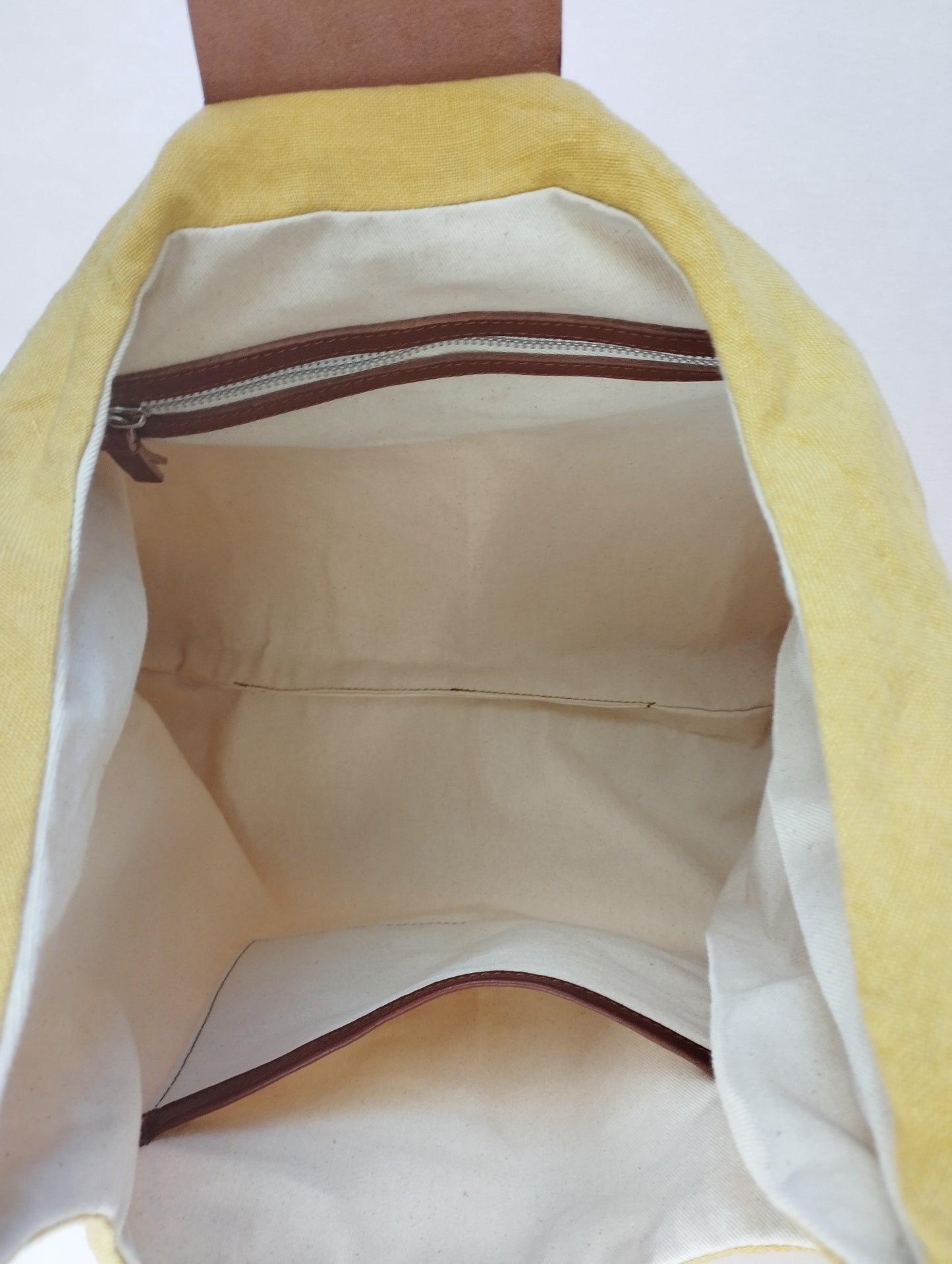 BOLSO SICILIA AMARILLO ASAS COLOR HIERRO