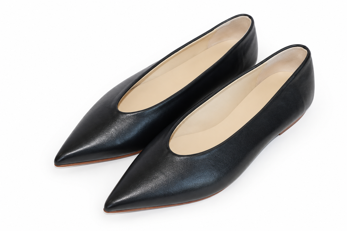 POINT-TOE BALLET FLATS BLACK