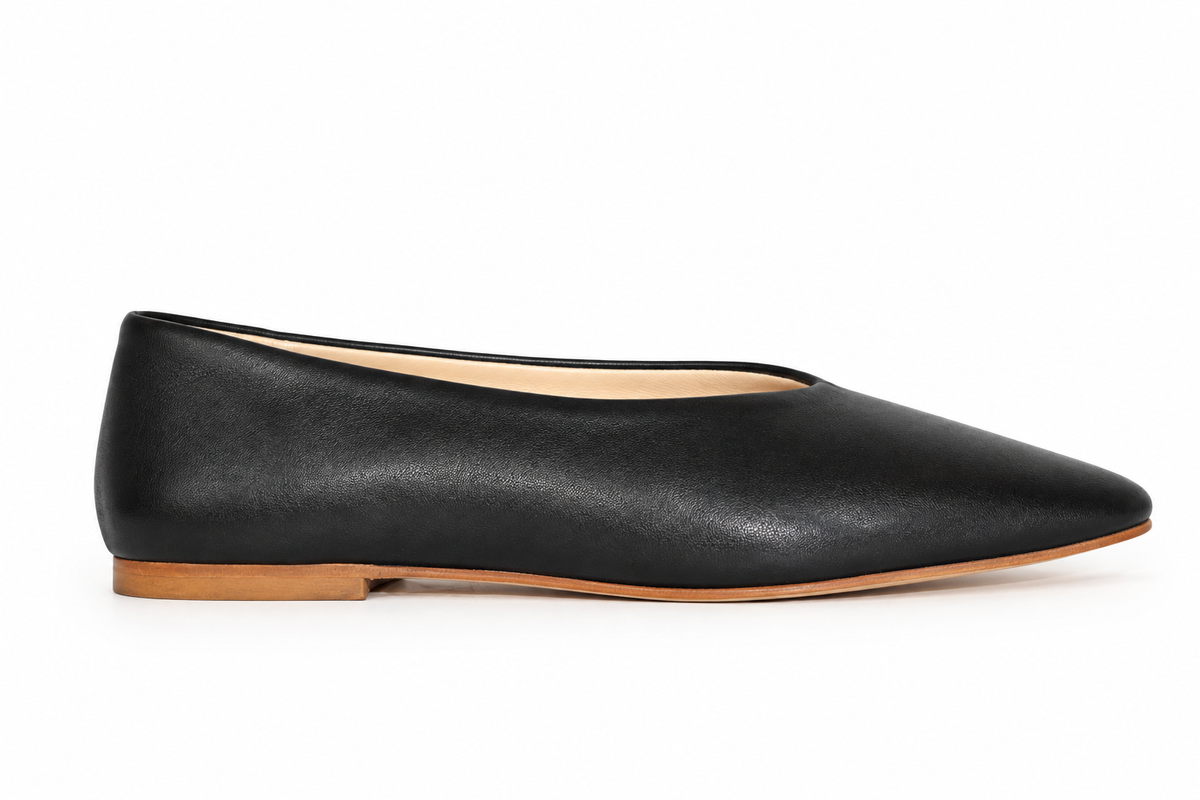 ROUND-TOE BALLET FLATS BLACK