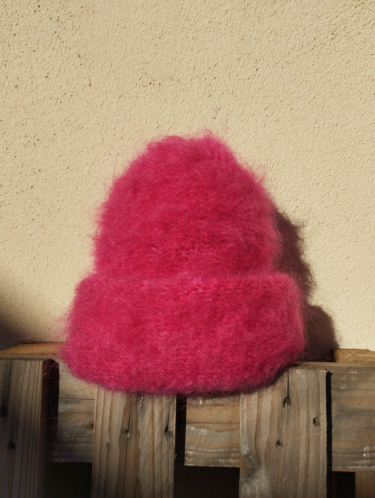 GORRO INVERNAL MOHAIR Y LANA  COLOR FUCSIA