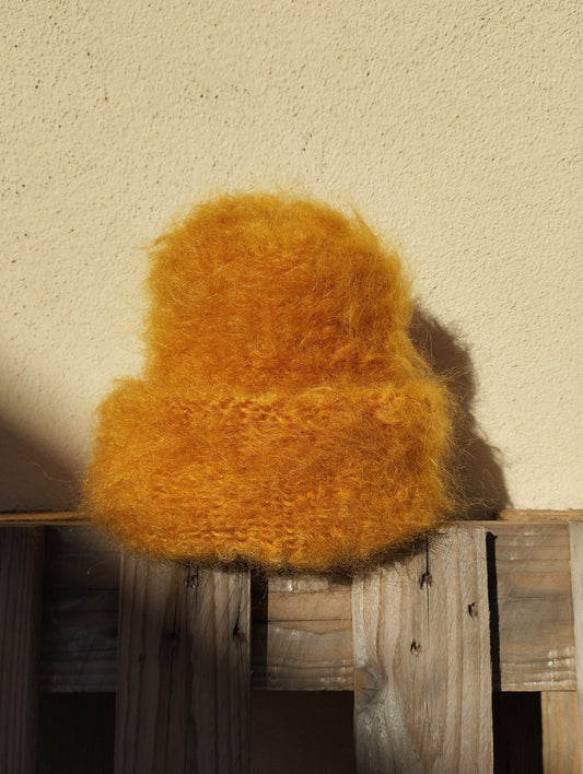 GORRO INVERNAL MOHAIR Y LANA COLOR MOSTAZA