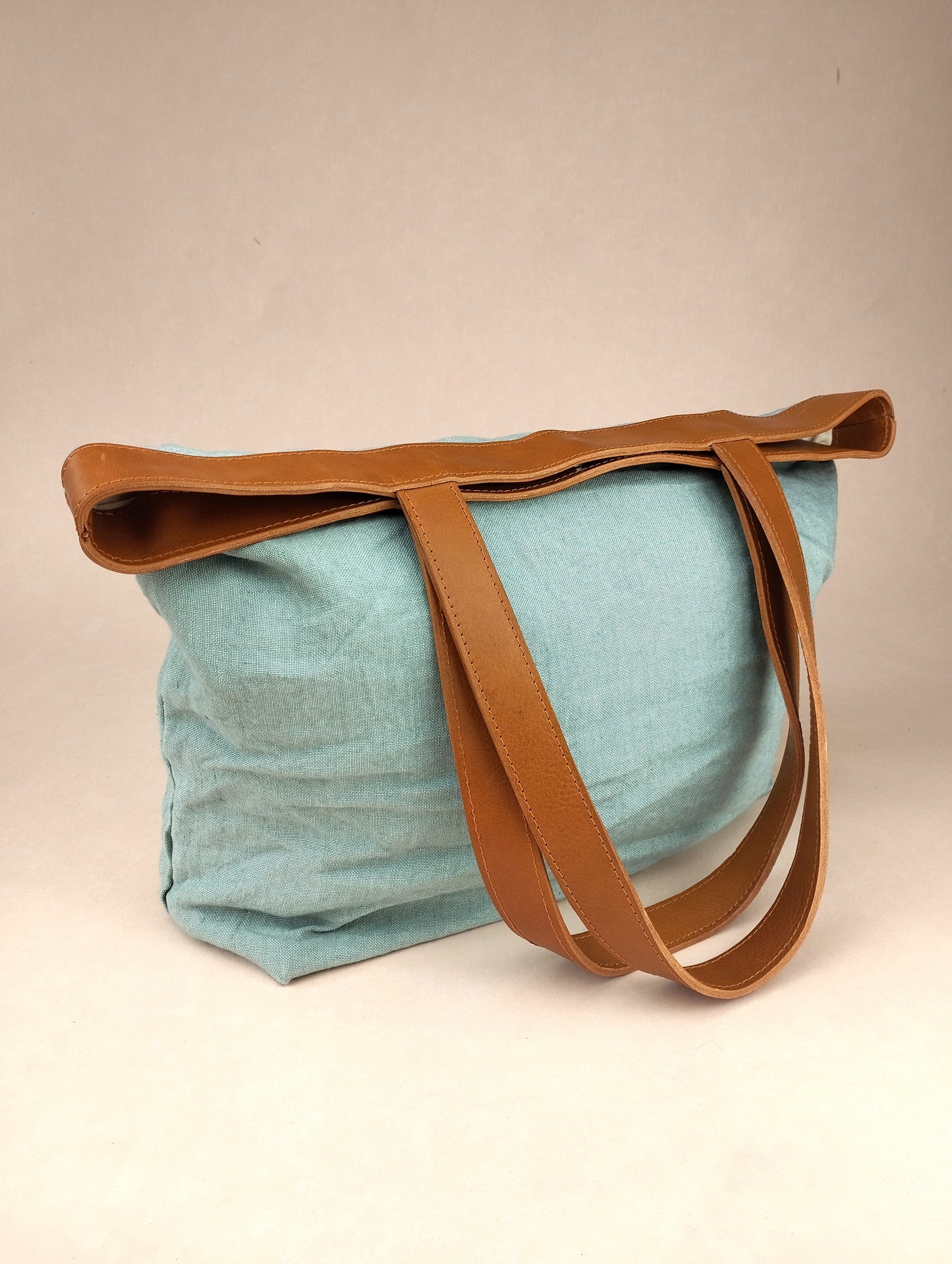 BOLSO ROMA AZUL ASAS COLOR CAMEL