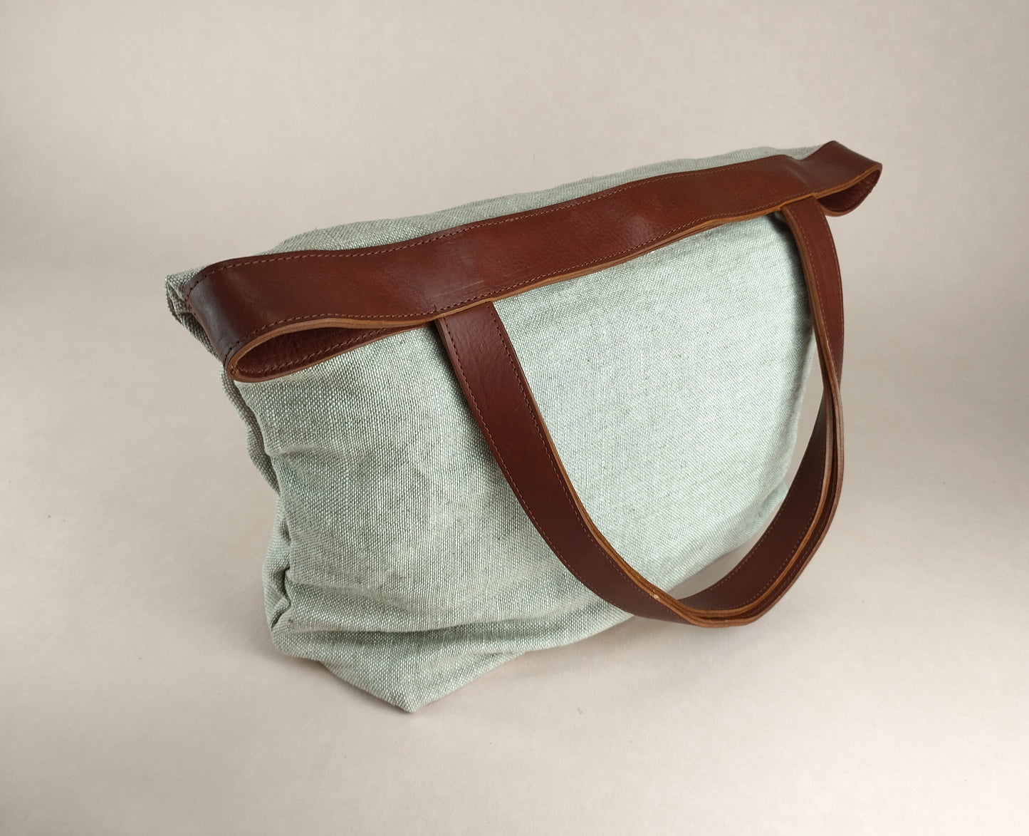 BOLSO ROMA CRUDO ASAS COLOR HIERRO